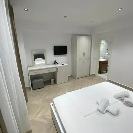 Irini Boutique Rooms!!! Himarë