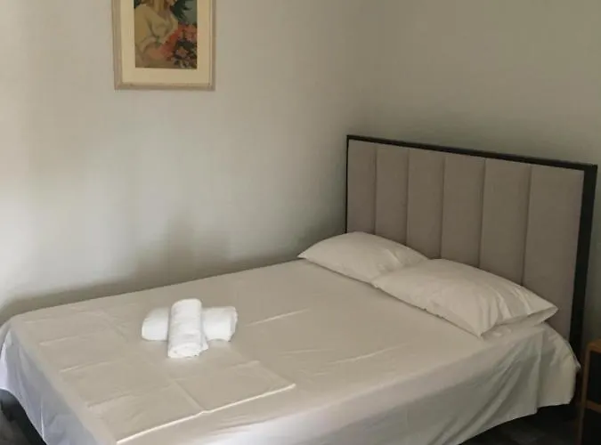 מלון Irini Boutique Rooms!!!