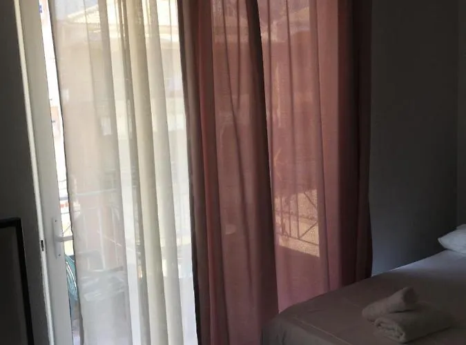 Irini Boutique Rooms!!! הימארה