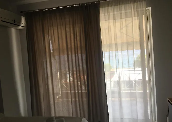 Irini Boutique Rooms!!! הימארה