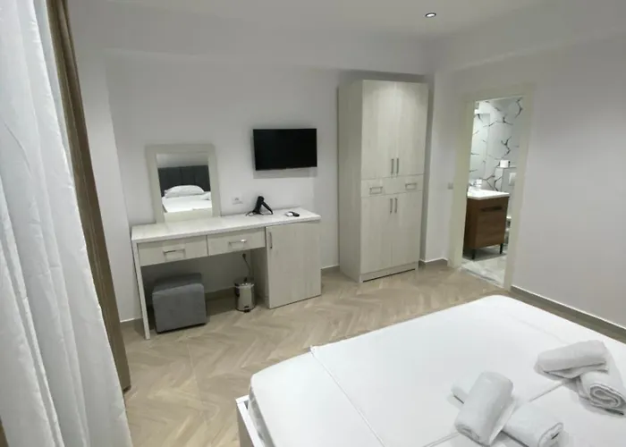 Irini Boutique Rooms!!! הימארה