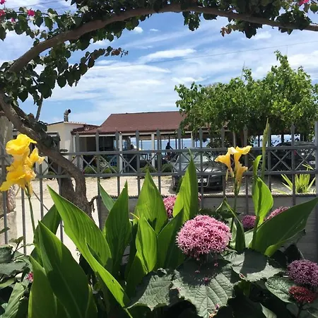 Irini Boutique Rooms!!! ホテル