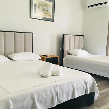 מלון Irini Boutique Rooms!!!