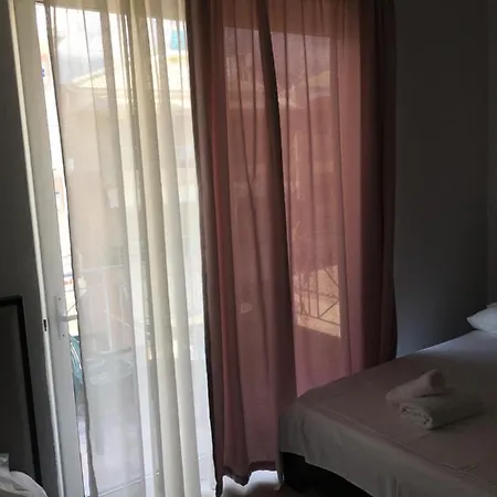 Irini Boutique Rooms!!! Himarë