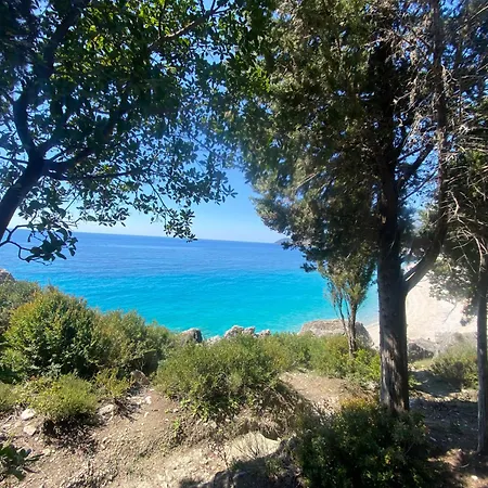 Irini Boutique Rooms!!! Himare