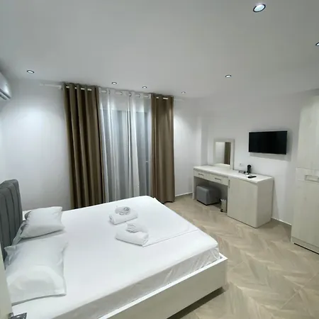 Irini Boutique Rooms!!! 3*