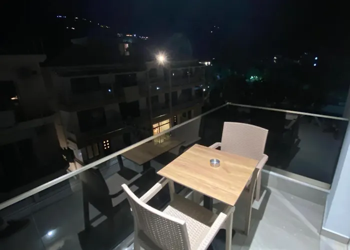 酒店 Irini Boutique Rooms!!! 3*